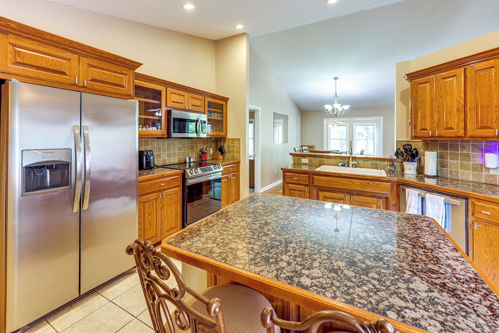 Golf, Fish & Hike: Hot Springs Village Home!