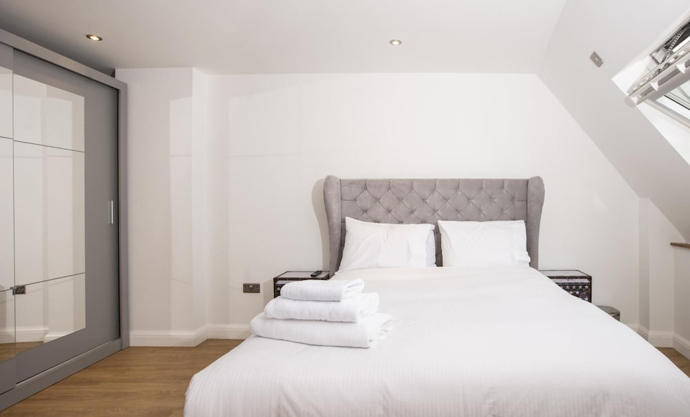 WS Flat 3 in Swindon view 2