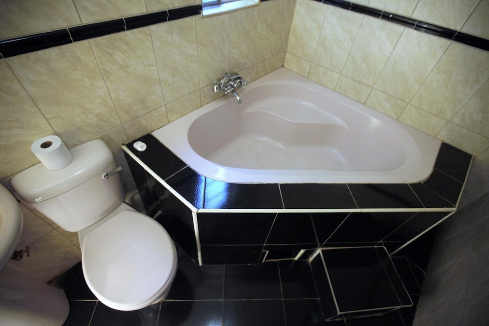 Woodlands Lodge & Tours