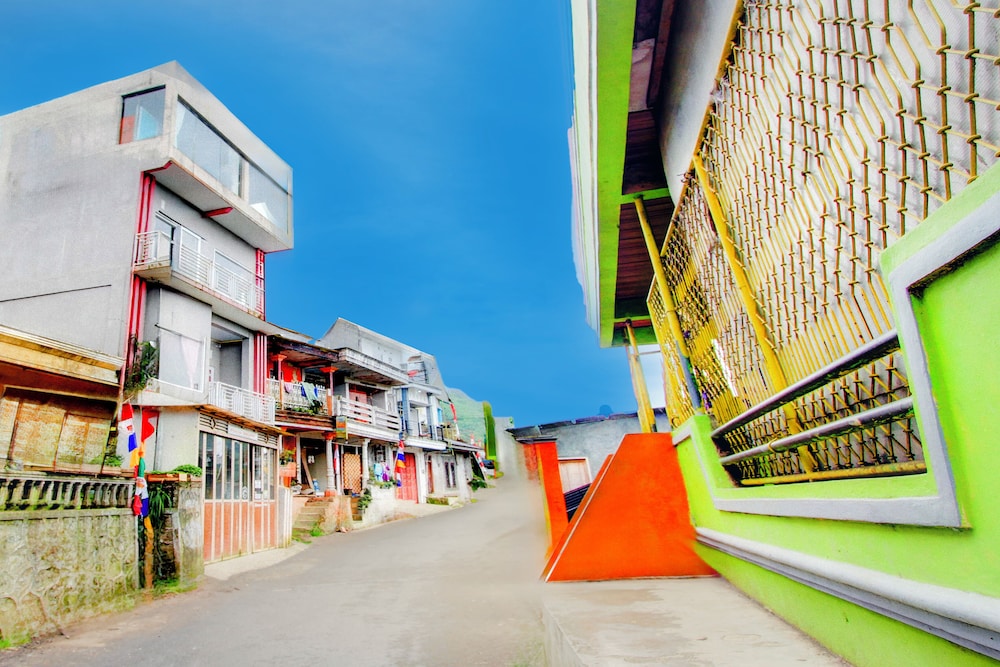 Hotel O Putra Family Homestay Sikunir