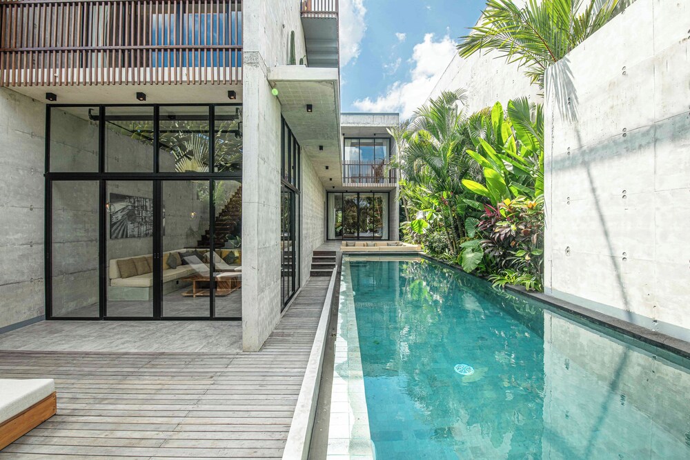 Modern 4 BR Villa Heart of Canggu 8mins to Beach
