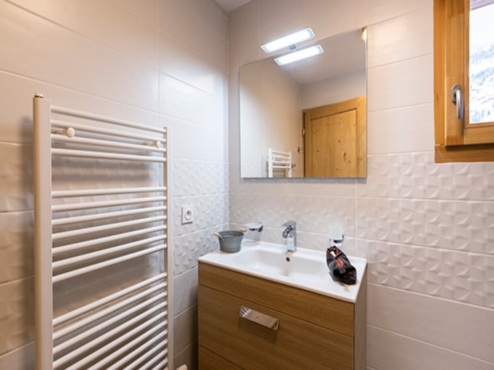 Apartment in Alpe D'huez Near Grandes Rousses