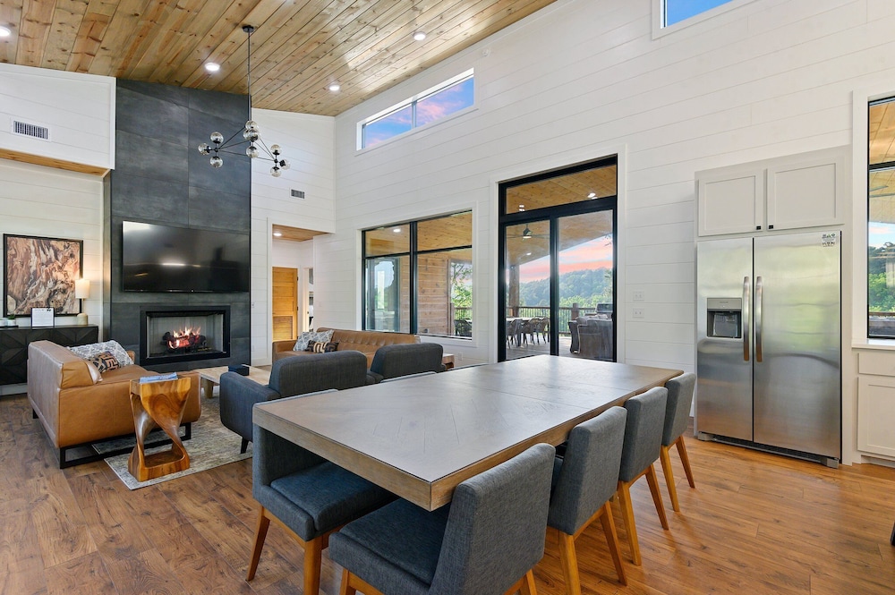 Luxury Retreat in Broken Bow