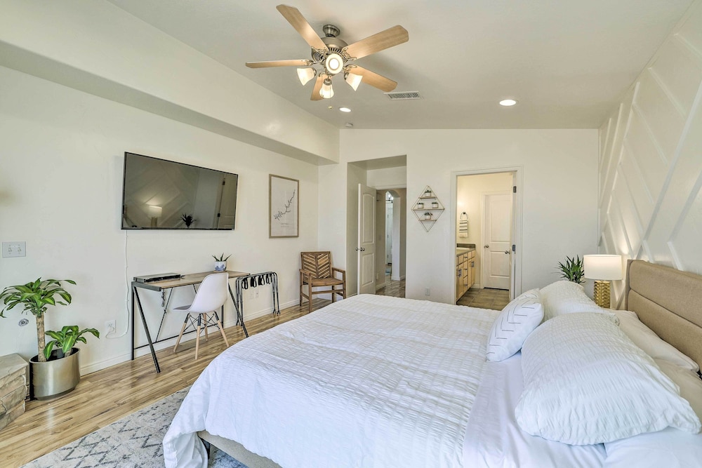 Page Vacations - Modern Page Retreat w/ View, 9 Mi to Wahweap Beach - Property Image 3