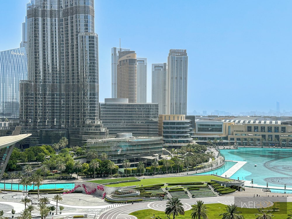 WelHome - Luxury Apt in Downtown with Burj Khalifa & Fountain View