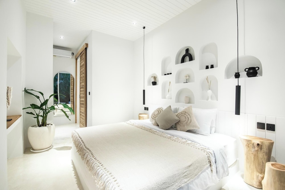 Chic 2BR Villa, 5min to Bingin's Coastal Bliss