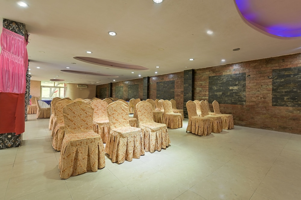 The Byke Grassfield Resort With Outdoor Pool, Shyam Nagar
