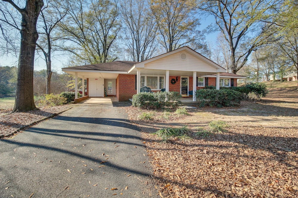 Bright Cartersville Home w/ Fire Pit & Sunroom! view 4