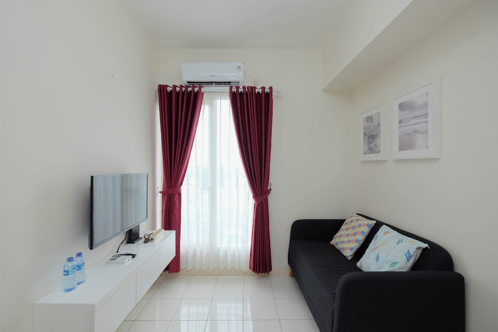 Modern Look 2BR at Podomoro Golf View Apartment