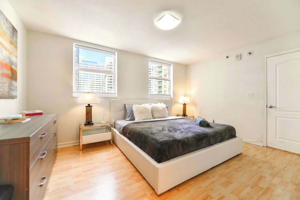 Chic Brickell Condos – Prime Location