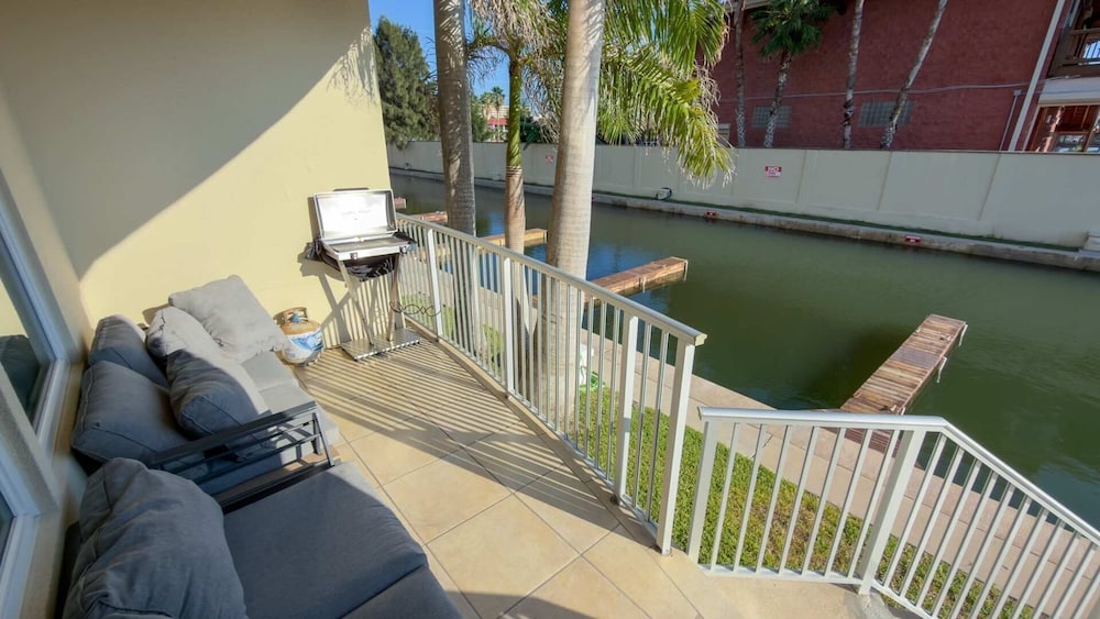 Channel Views Private Boat Slip Pool & Patio 3 Bedroom Apts