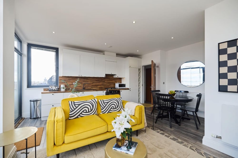 The Harlesden Hideaway - Lovely 2bdr Flat With Balcony