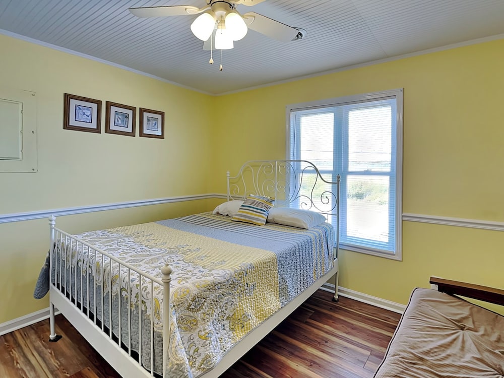 Bella Beach House by Topsail Realty