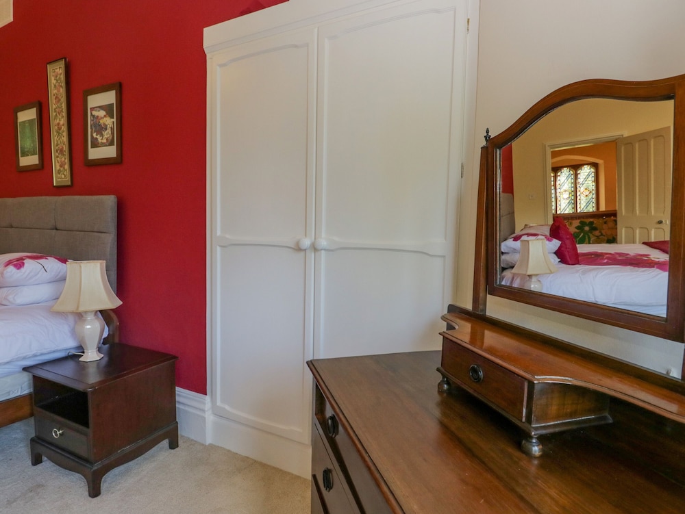 Millwood Manor