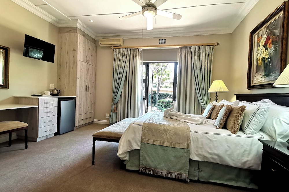 Royal Ridge Guest House and Apartments
