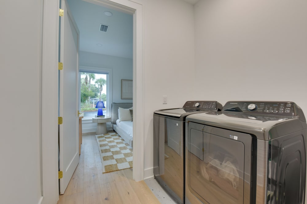 Stroll to Shore, Modern Santa Rosa Beach Duplex!
