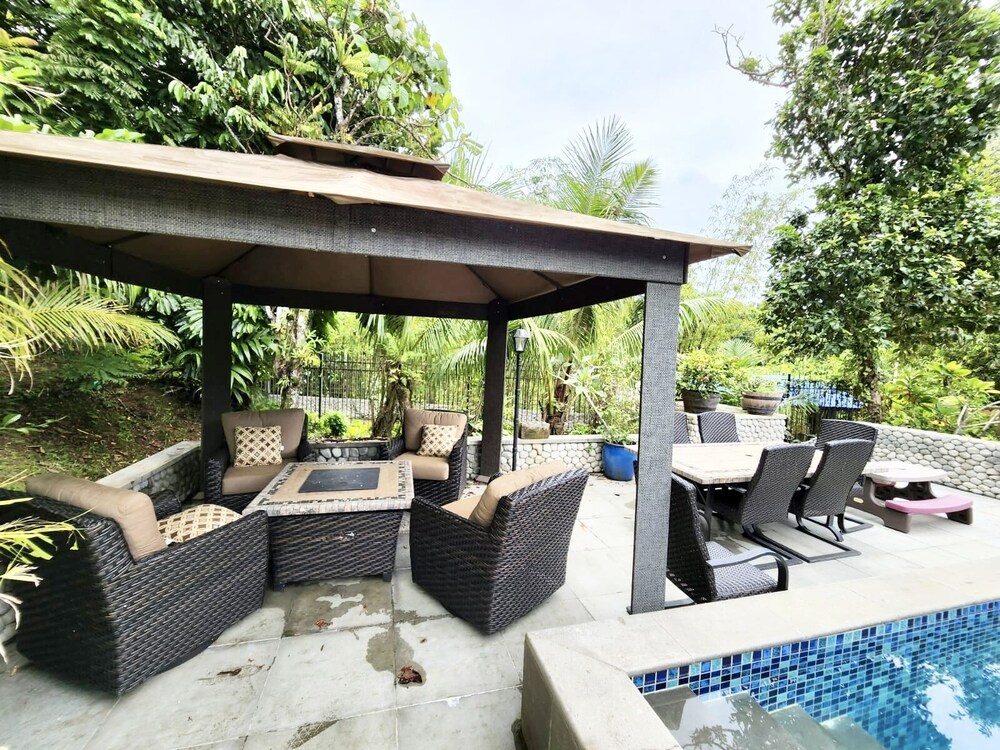Cozy 2-bedroom House in Ngermid, Koror view 5