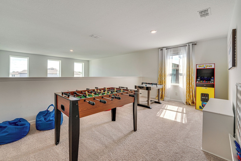 Game Room & Community Perks: Davenport Home!