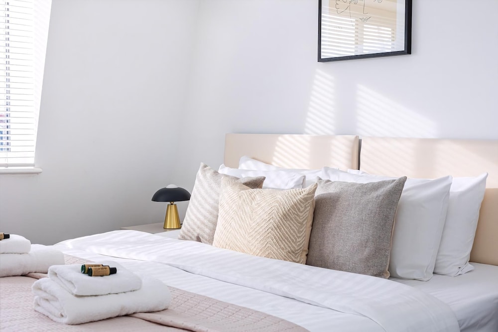 Stylish Three-bed Flat in Marylebone