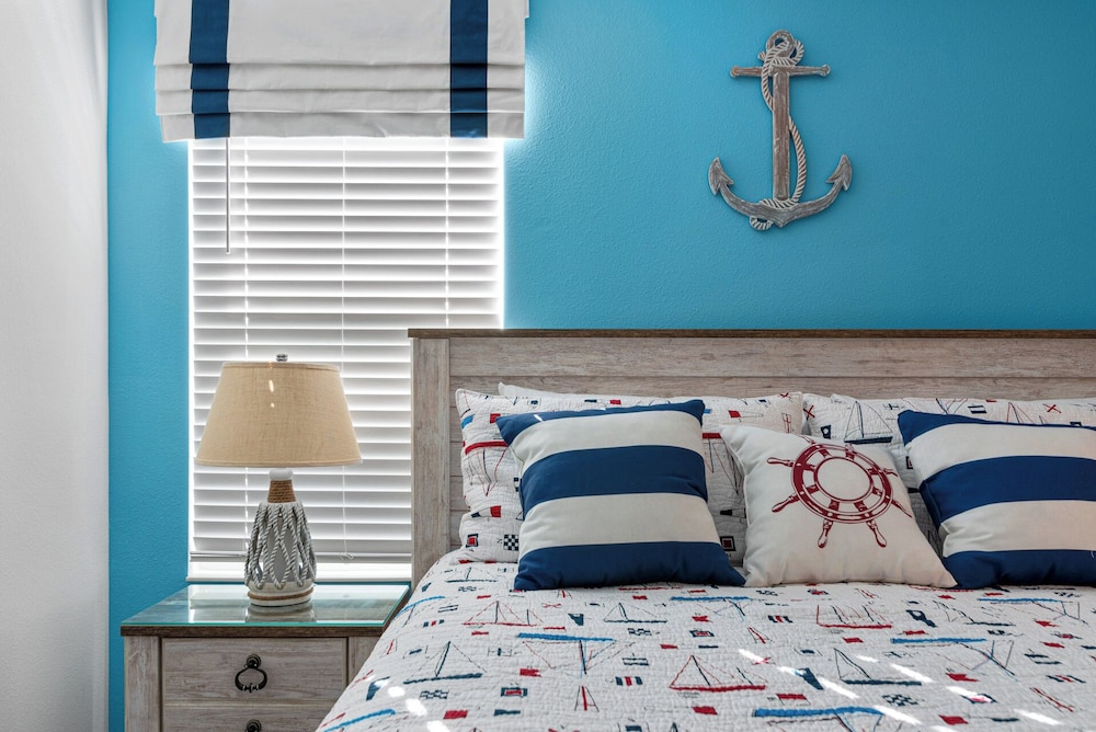 8BR Villa - Game Room & Themed Rooms