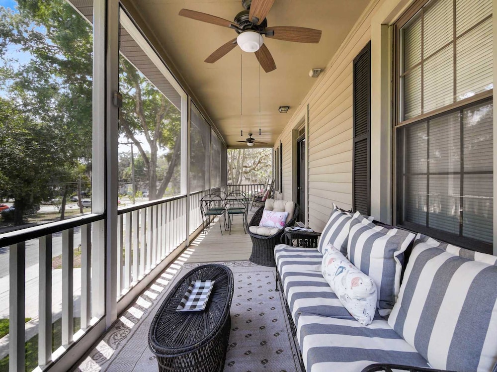 Charming Green Cove Historic Home 1st Floor Stay