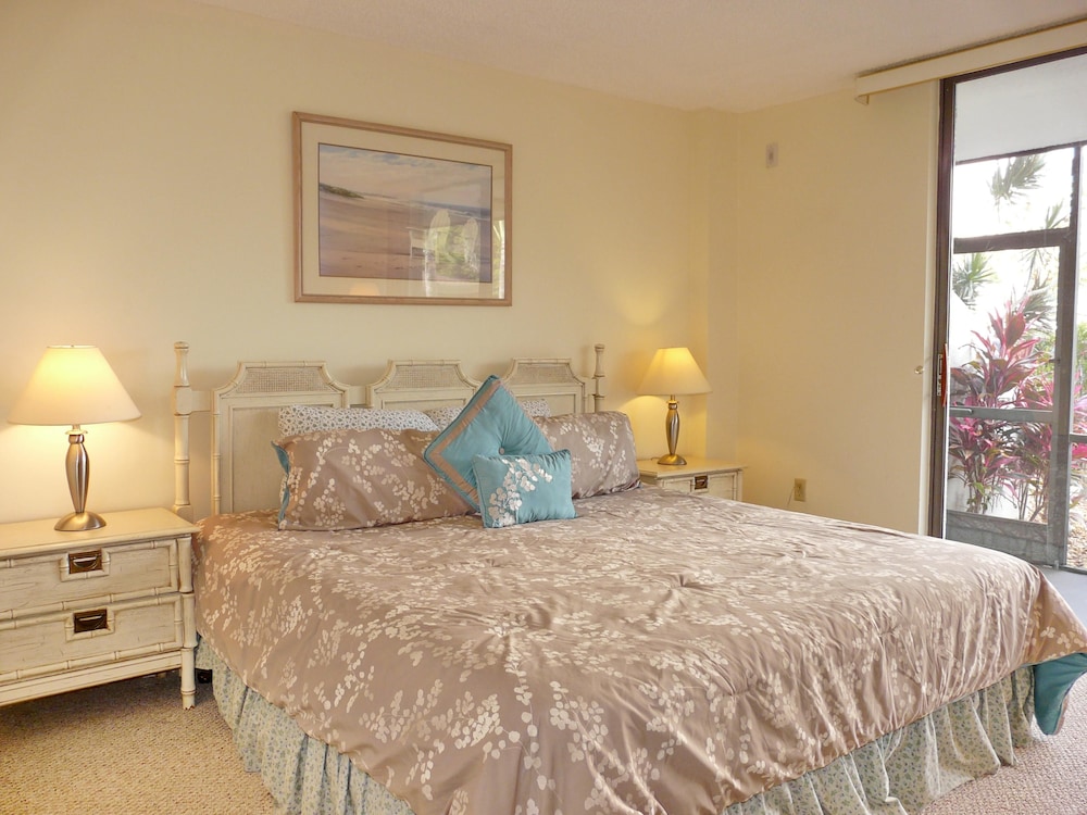 Peaceful Condo With Pool and Steps to Tigertail Beach view 2