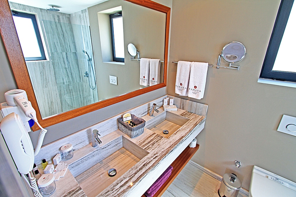 Ramada Resort by Wyndham Bodrum - Image 68