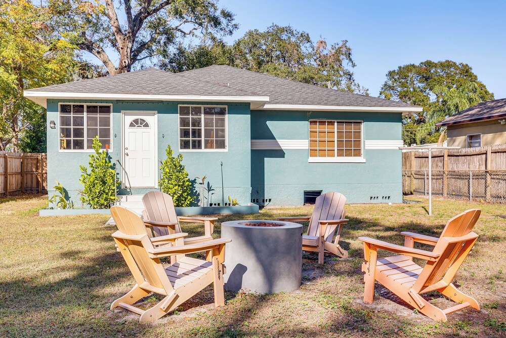 3 Mi to Dtwn: Tampa Cottage w/ Fire Pit!