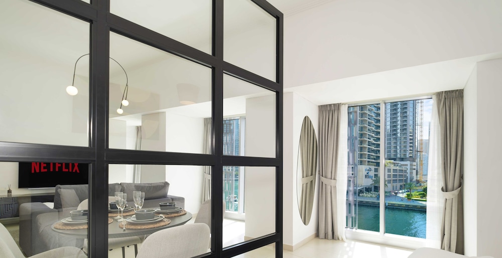 LUX The Cayan Superior Suite 2