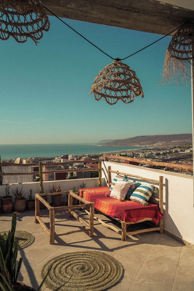 Wild surf morocco