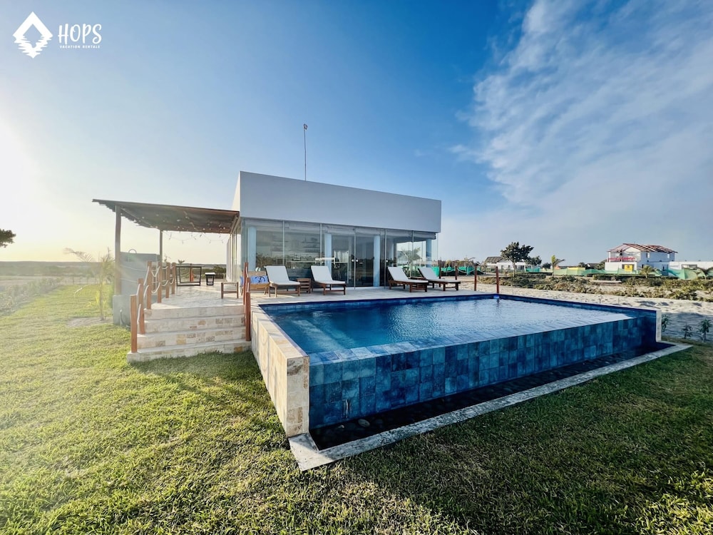 HOP Aruba Exclusiva Oasis y Playa en Chincha view 2