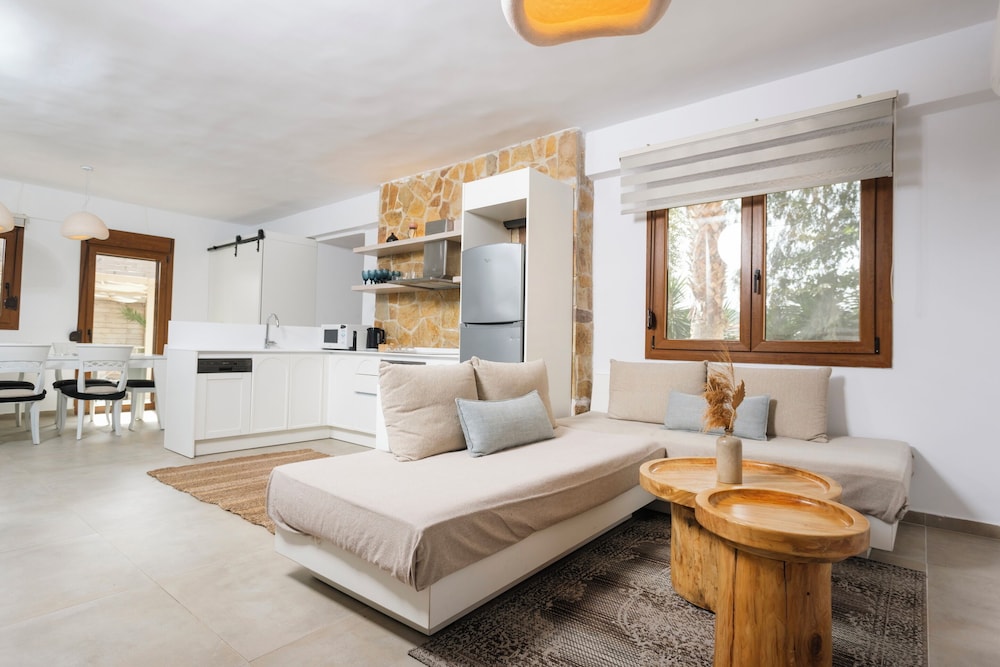 Nusa Suites & Villas