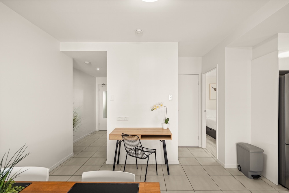 Central South Brisbane Stay With Pool Access