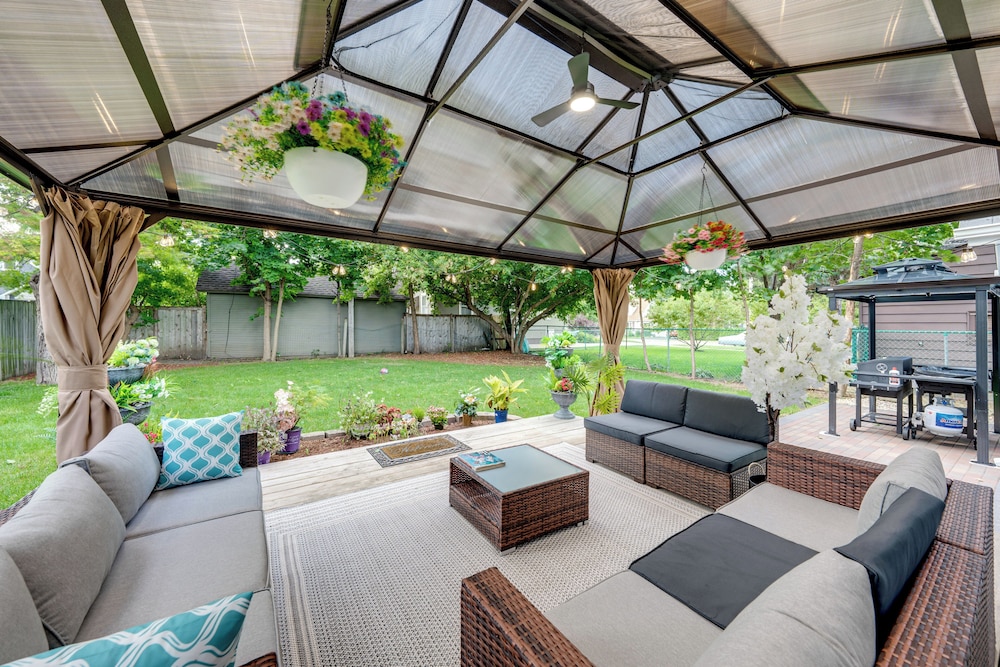 1 Mi to Dtwn Elgin: Dutch Colonial w/ Lovely Patio