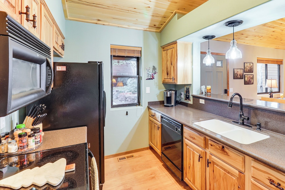 4 Mi to Fool Hollow Lake, Quiet & Cozy Cabin