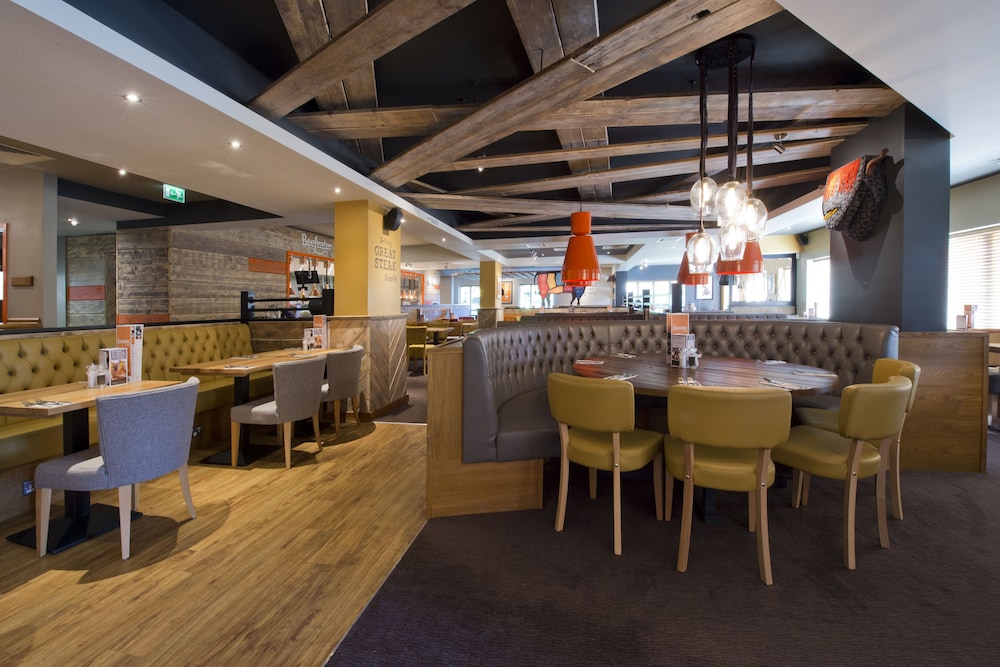 Premier Inn Cirencester, photo 20