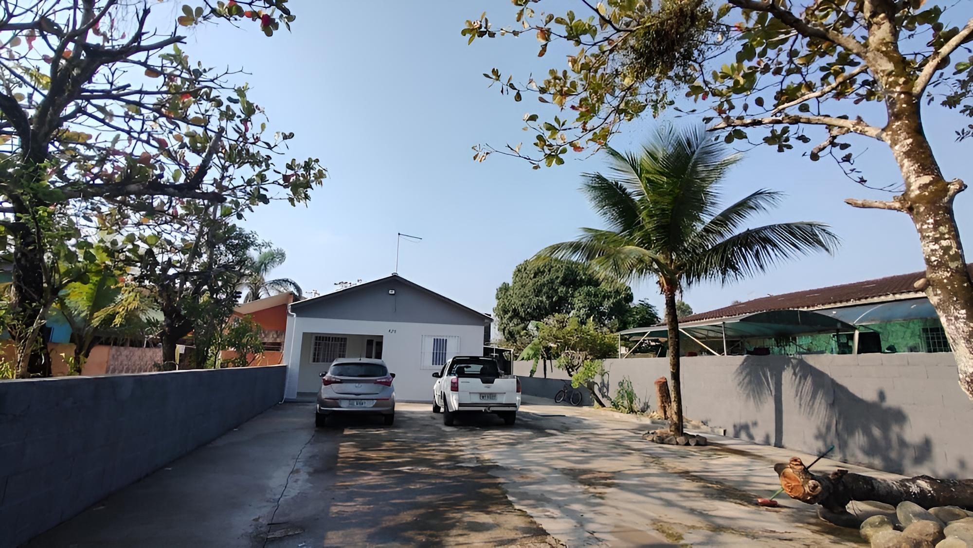 MON676 Casa ampla pimbolim e bilhar