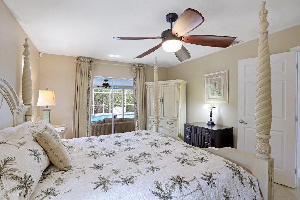 Centrally Located Pet-friendly Home With spa and Pool view 2