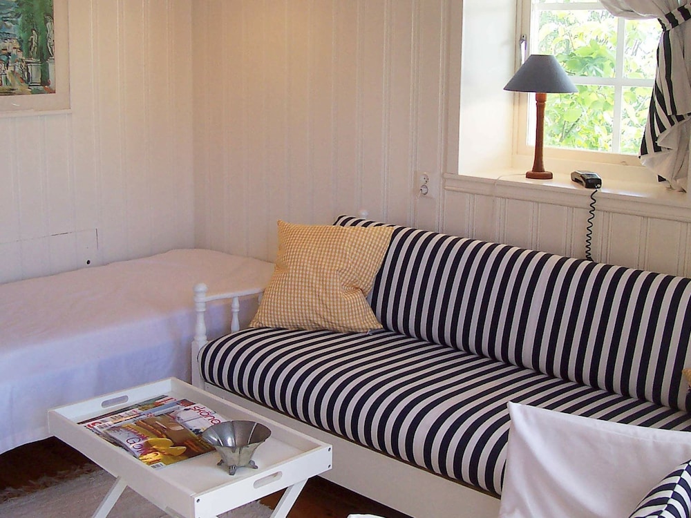 2 Person Holiday Home in Kungshamn-by Traum view 3