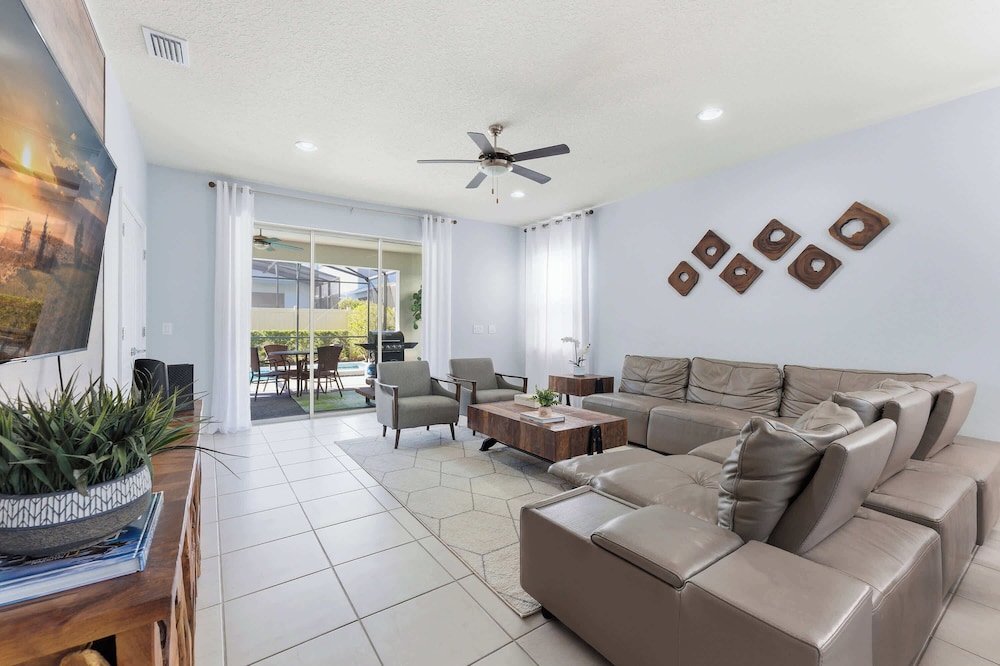 Family 6BR Home, Pool & Game Room