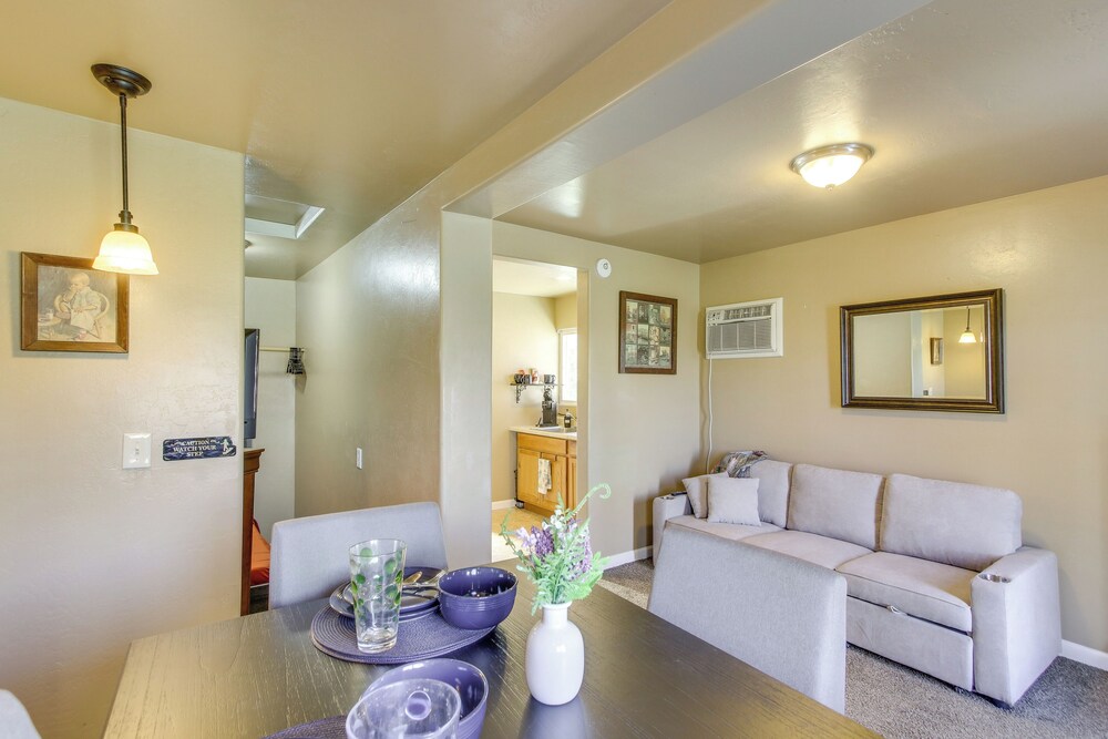 Lake & Mountain Views: Cozy California Stay