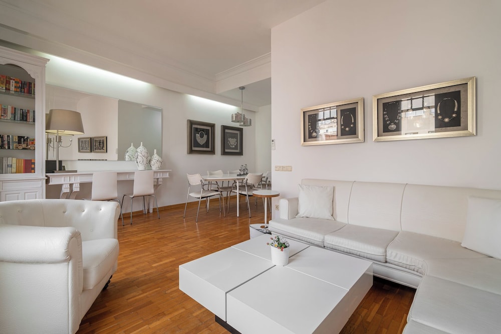 Stay U-nique Apartment Creu Coberta II