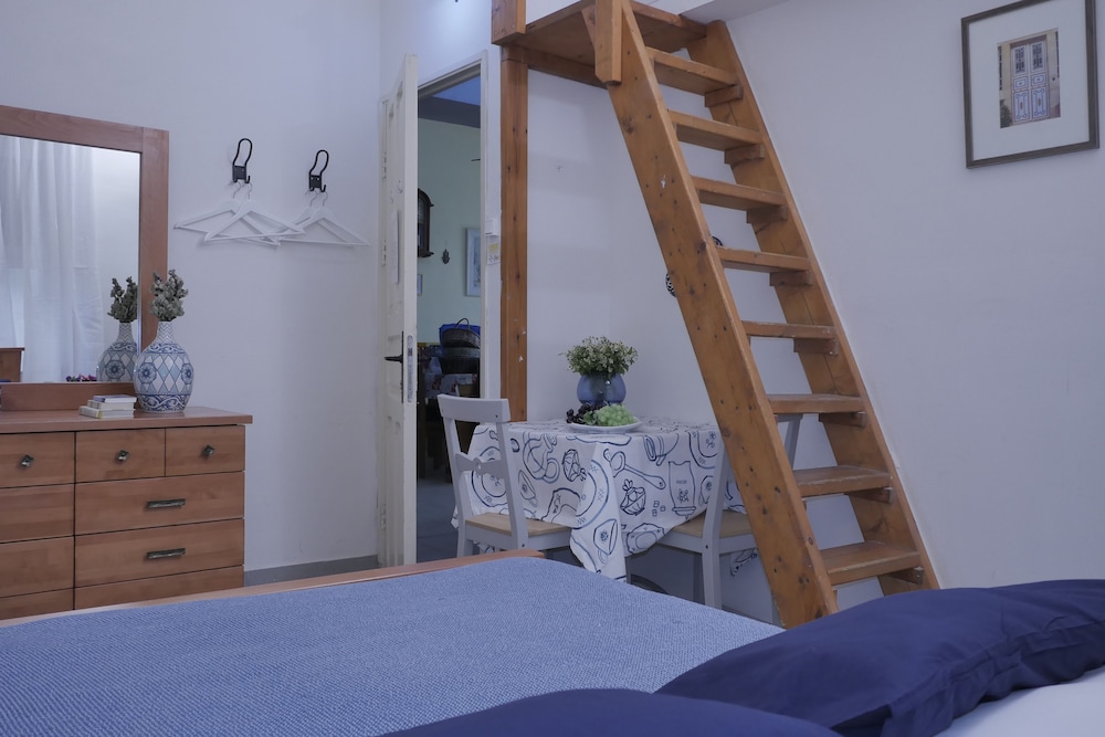 Allenby 2 Bed & Breakfast