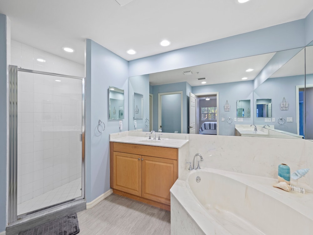 Bella Lago 324 by Distinctive Beach Rentals