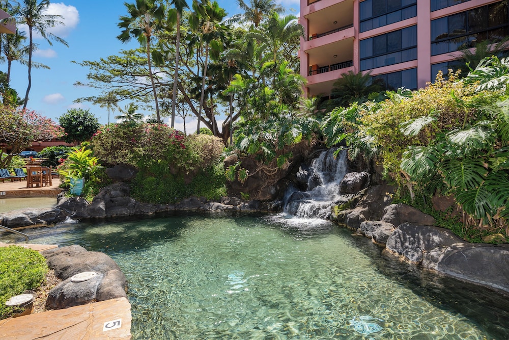 Petite Retreat at Kahana Falls