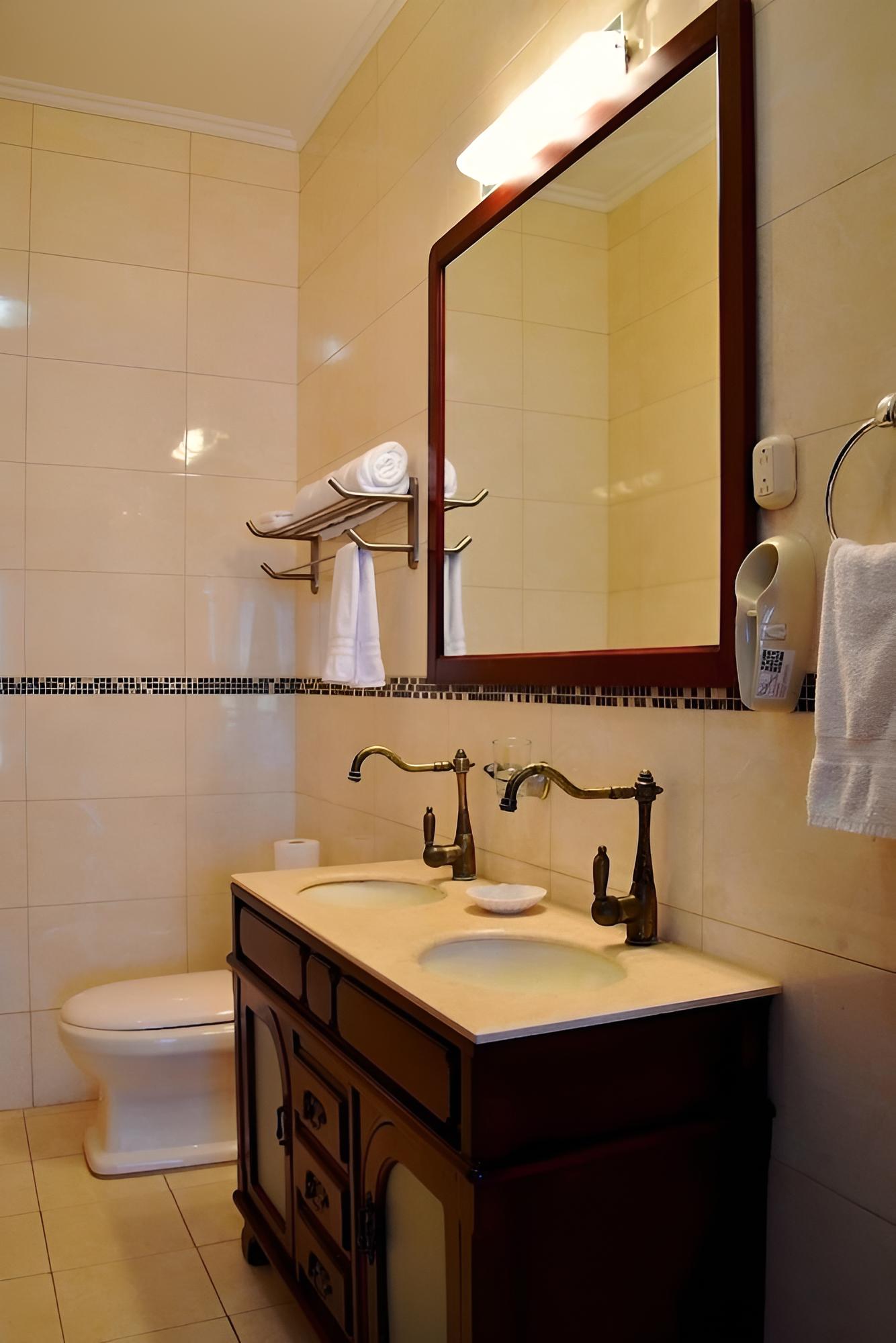 Aruba Breeze Condo