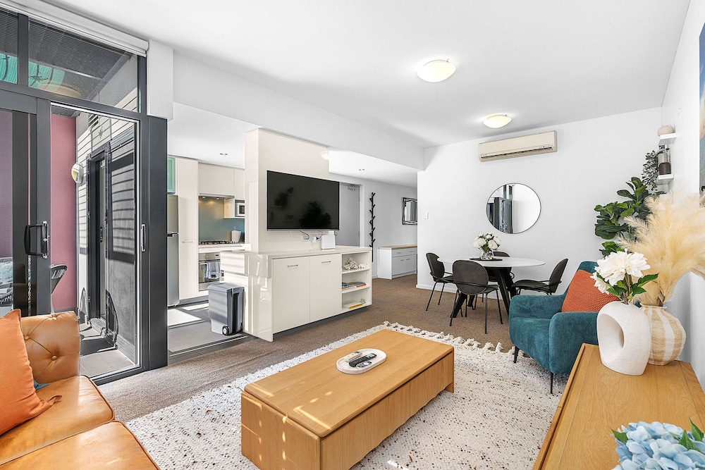 2bdr on Beaufort Street Parking - Mount Lawley