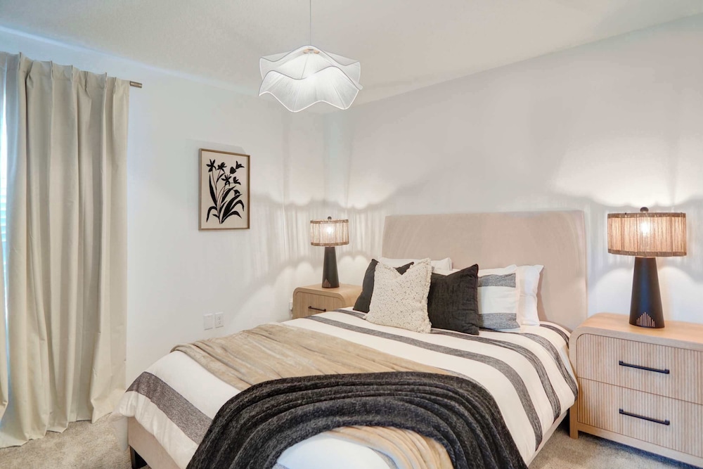 Luxury 7BR Villa, Pool, Spa & Game Room