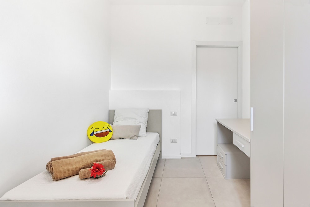 Alessia's Flat - Caroli