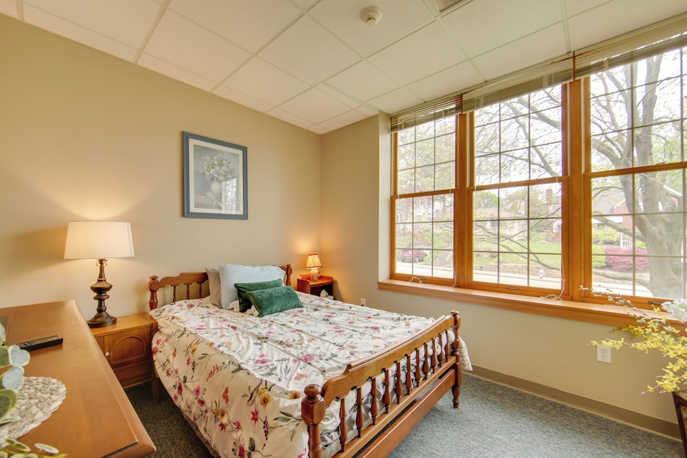 New Kensington Vacation Rental w/ Shared Amenities view 3